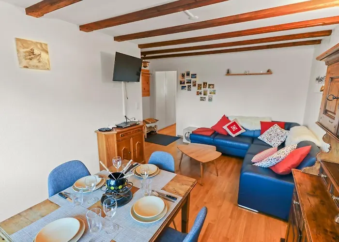 Magnifique A Cote Des Remontees Mecaniques *