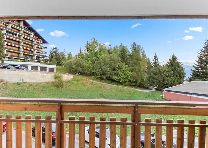 Magnifique A Cote Des Remontees Mecaniques Crans-Montana